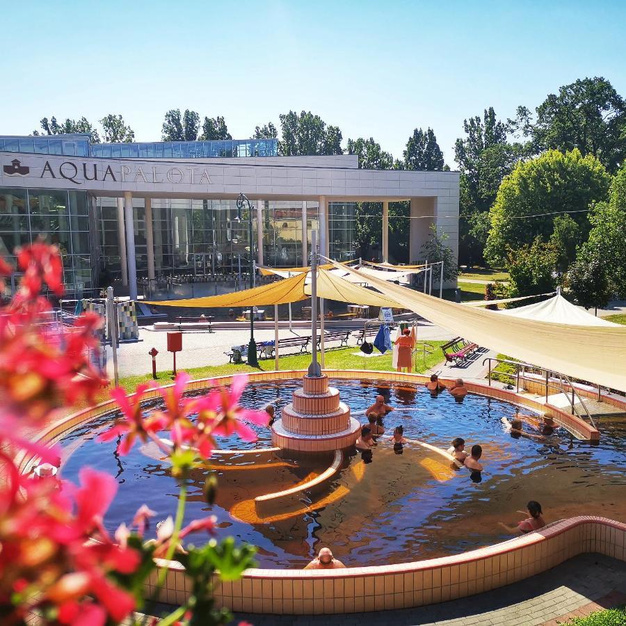 Hunguest Hotel Дьюла Экстерьер фото